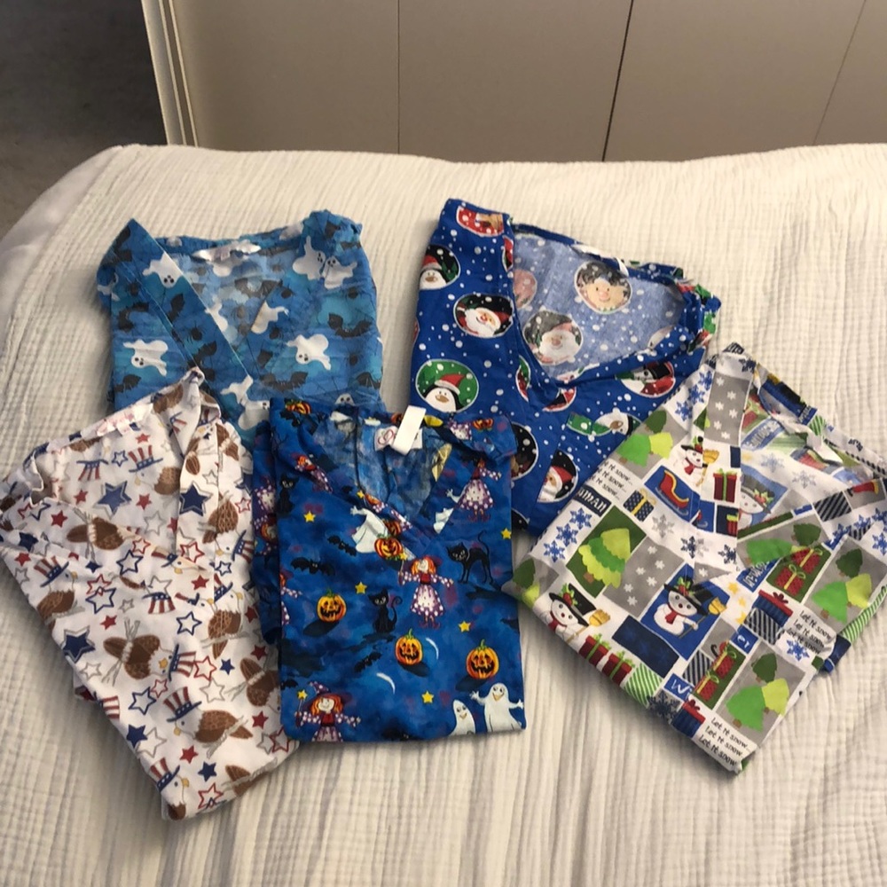 Scrub top bundle!